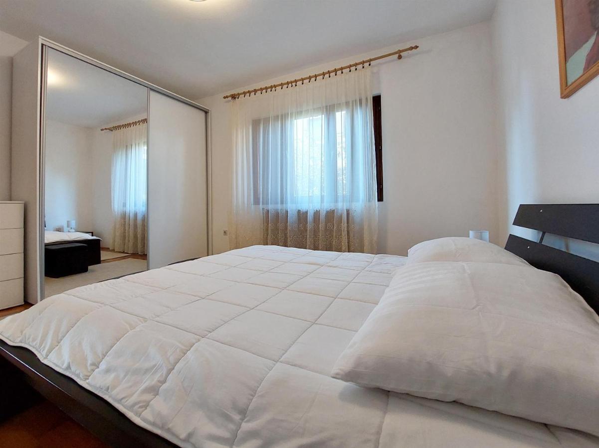 Apartments Vukovic Dramalj Ngoại thất bức ảnh